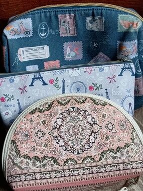 Estee Lauder Pink Floral Embroidered Cosmetic Bag Set